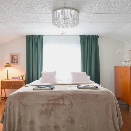 Villa Rimppari Taeydellinen Porukalle 9 Hloe Puusauna Nuotiopaikka Ja Parkki